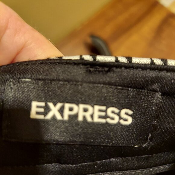 Express skinny mid rise pants size 2 - Picture 2 of 3